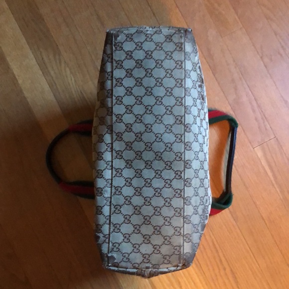 Gucci Bag! - Picture 5 of 12